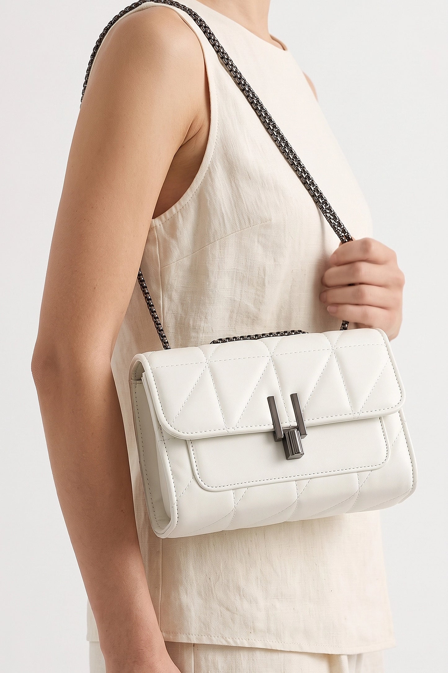 Women's Lightweight Quilted Chain Crossbody Shoulder Bag