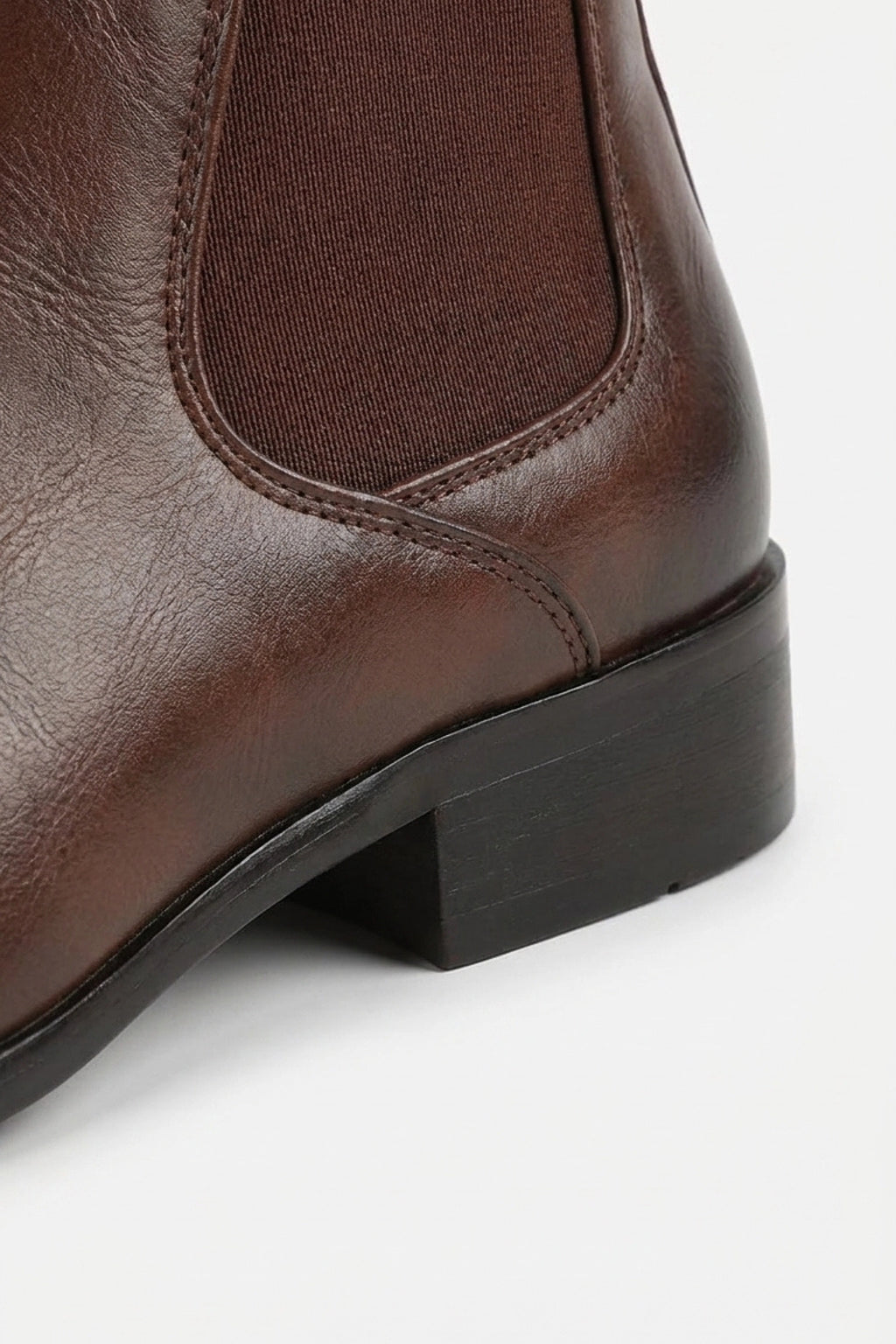 Men’s Comfortable Leather Chelsea Boots Rounded Toe Low Heel