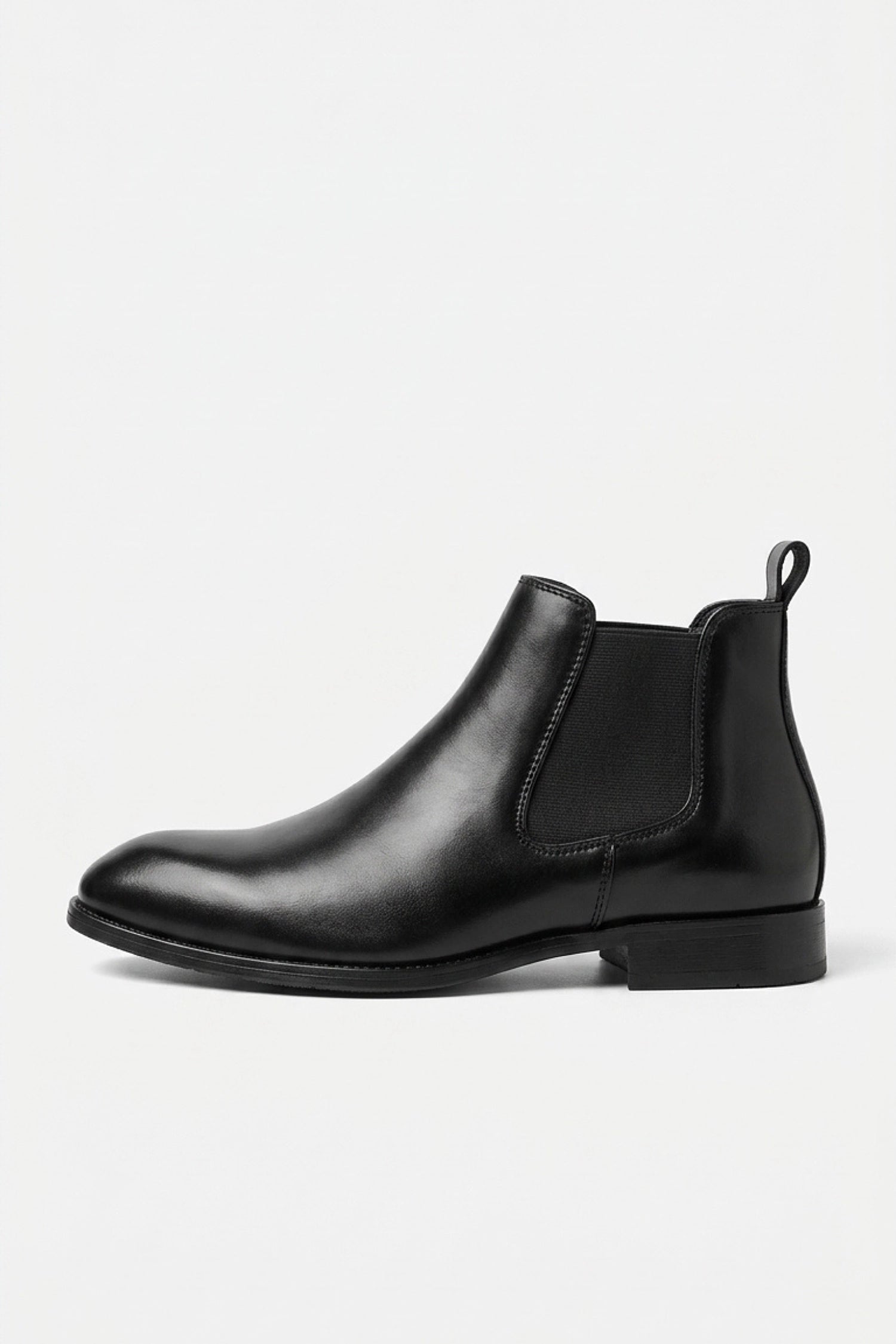 Men’s Easy Wear Leather Chelsea Boots with Low Heel