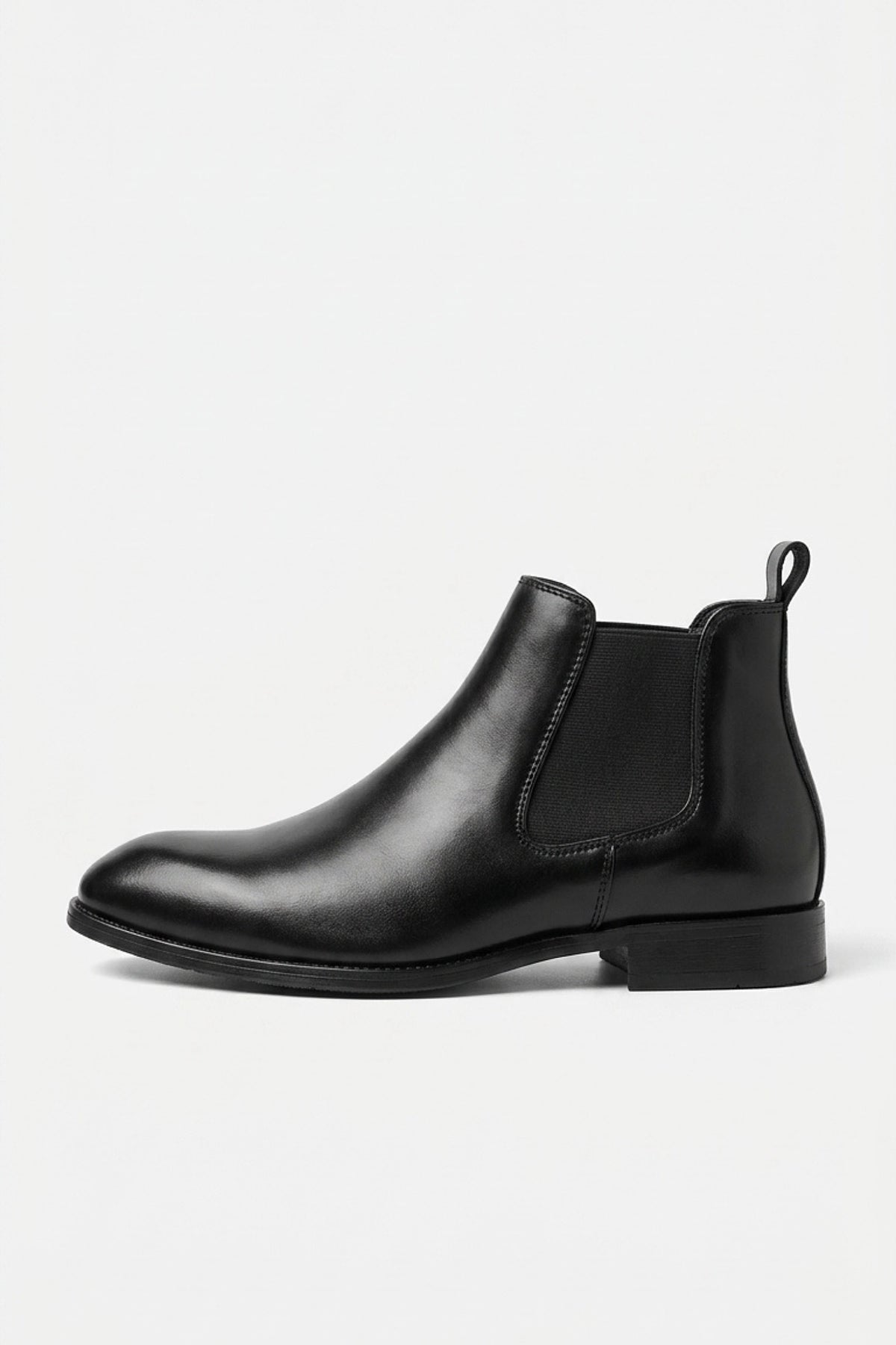 Men’s Easy Wear Leather Chelsea Boots with Low Heel