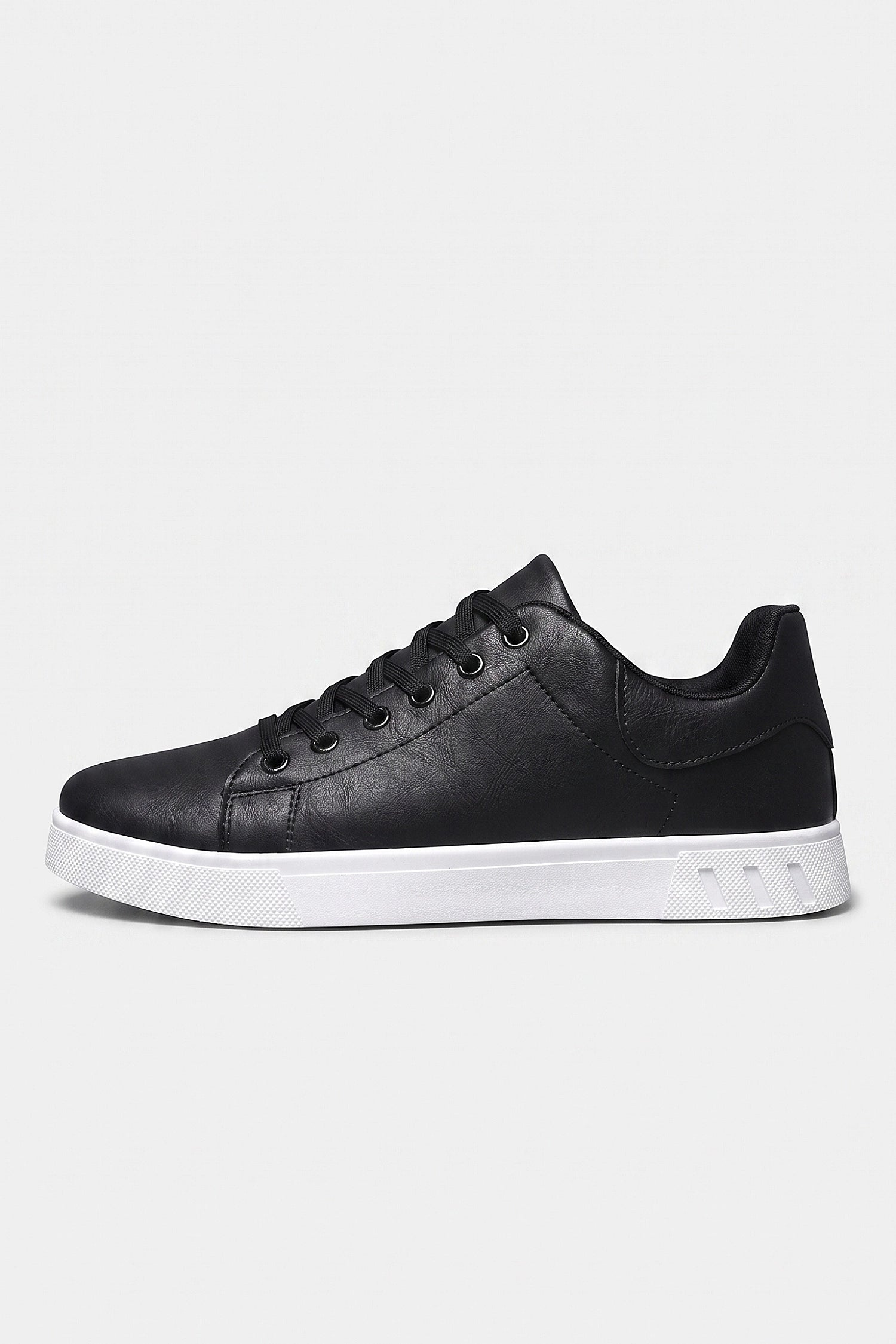 Men's Comfortable Leather Trainers with Low Top and Lace Up