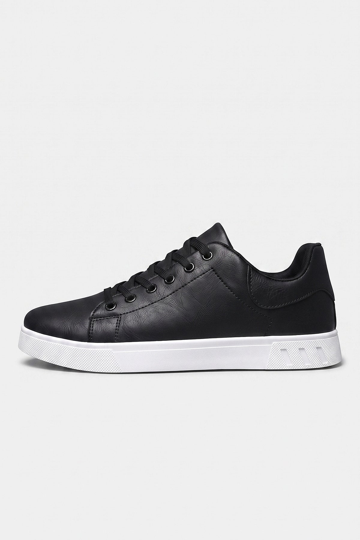 Men's Comfortable Leather Trainers with Low Top and Lace Up