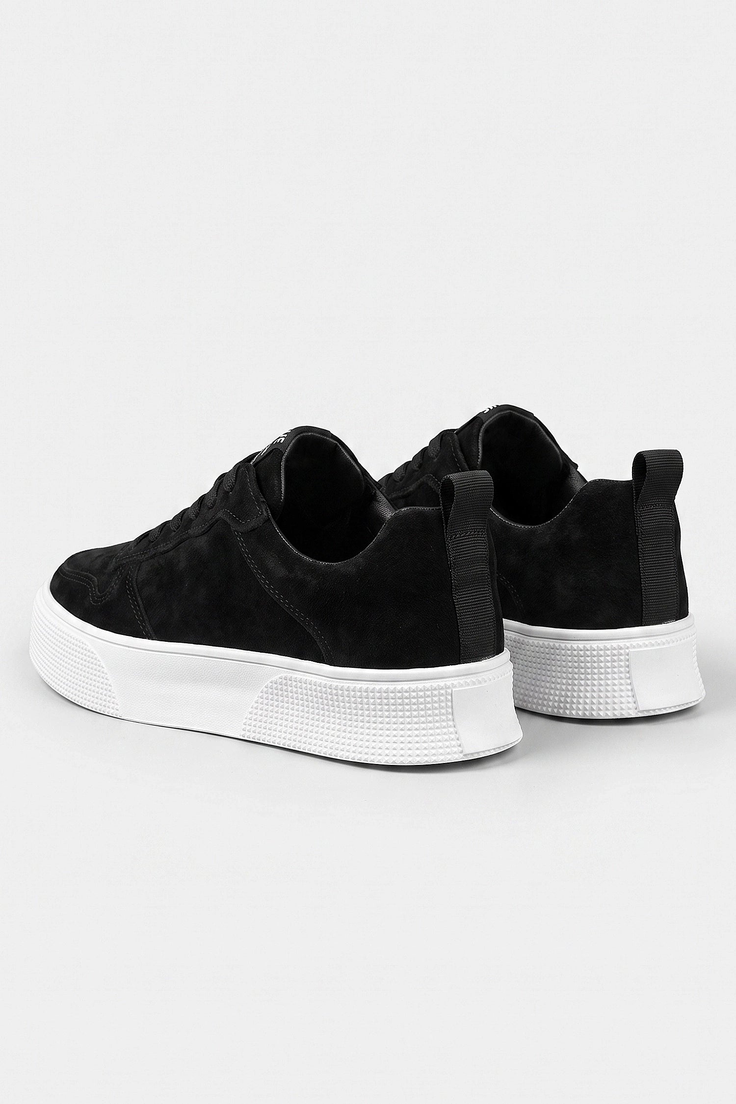 Men’s Comfortable Black Suede Trainers Textured White Sole