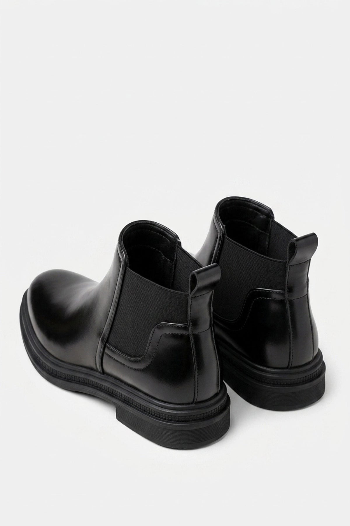 Men’s Easy On Leather Chelsea Boots Rounded Toe