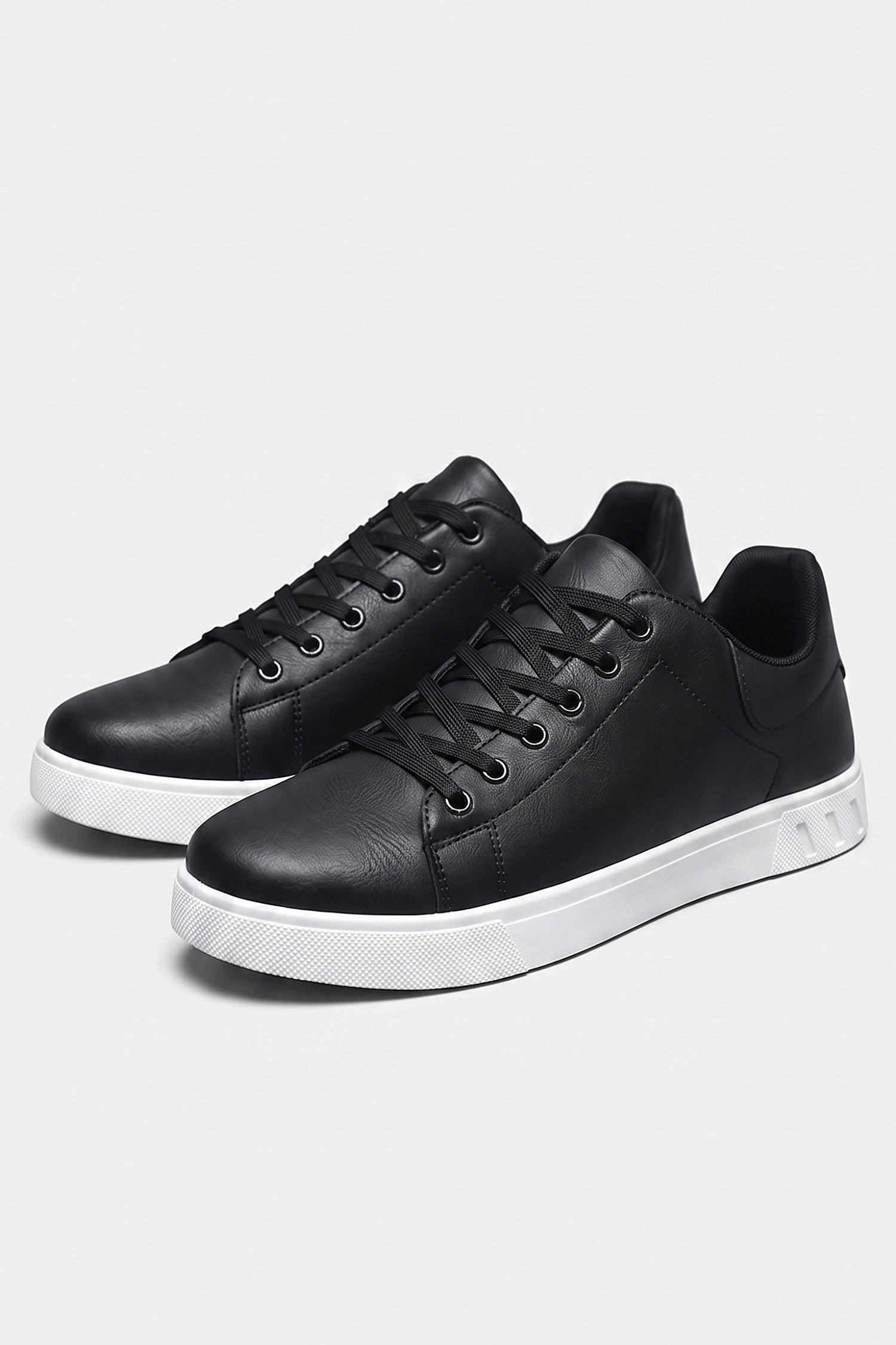 Men's Comfortable Leather Trainers with Low Top and Lace Up
