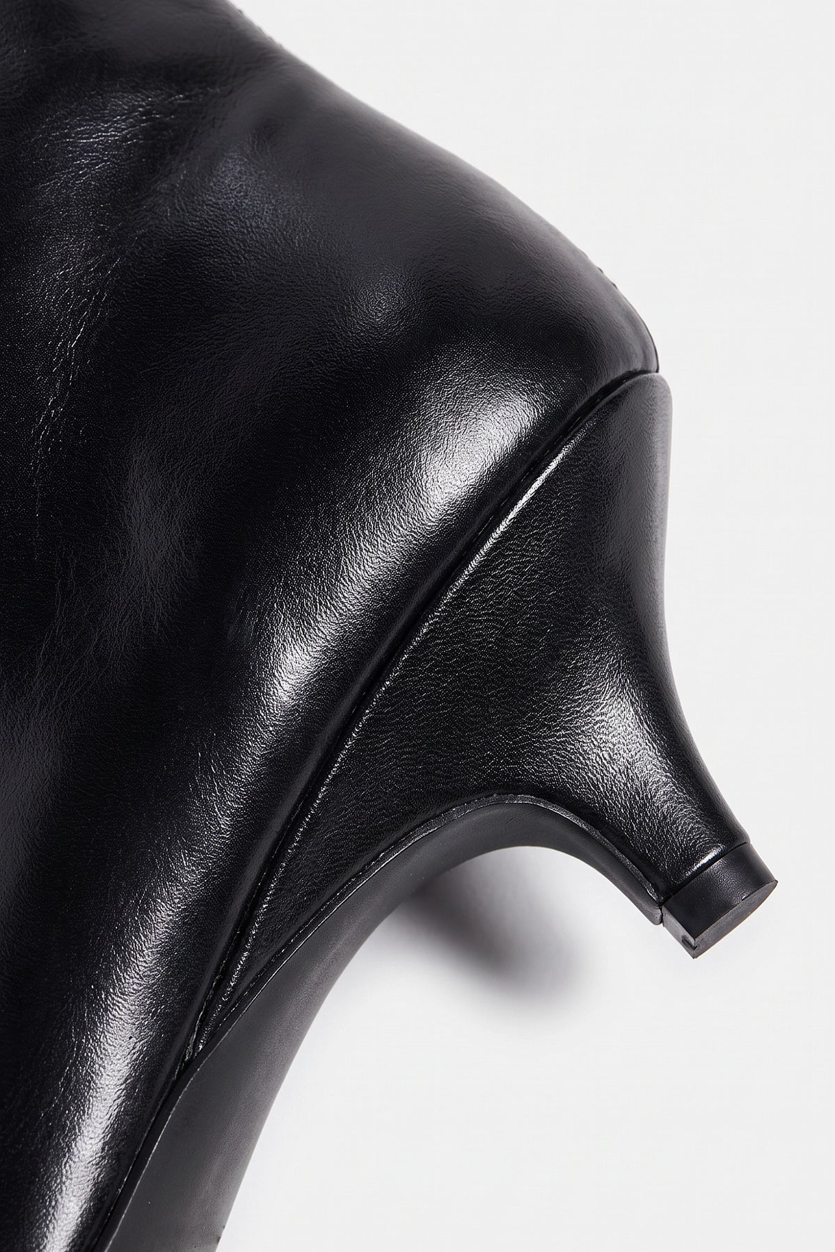Women's Winter Elegant Leather Ankle Boots with Pointed Toe