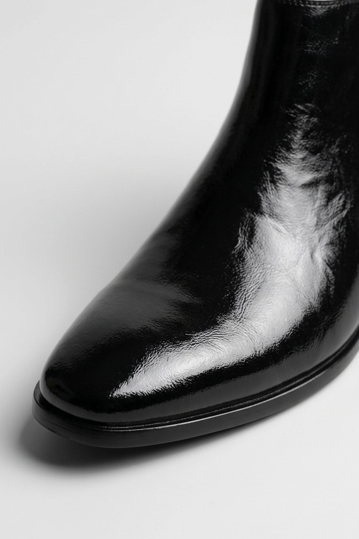 Men’s Easy Wear Glossy Leather Chelsea Boots with Low Heel