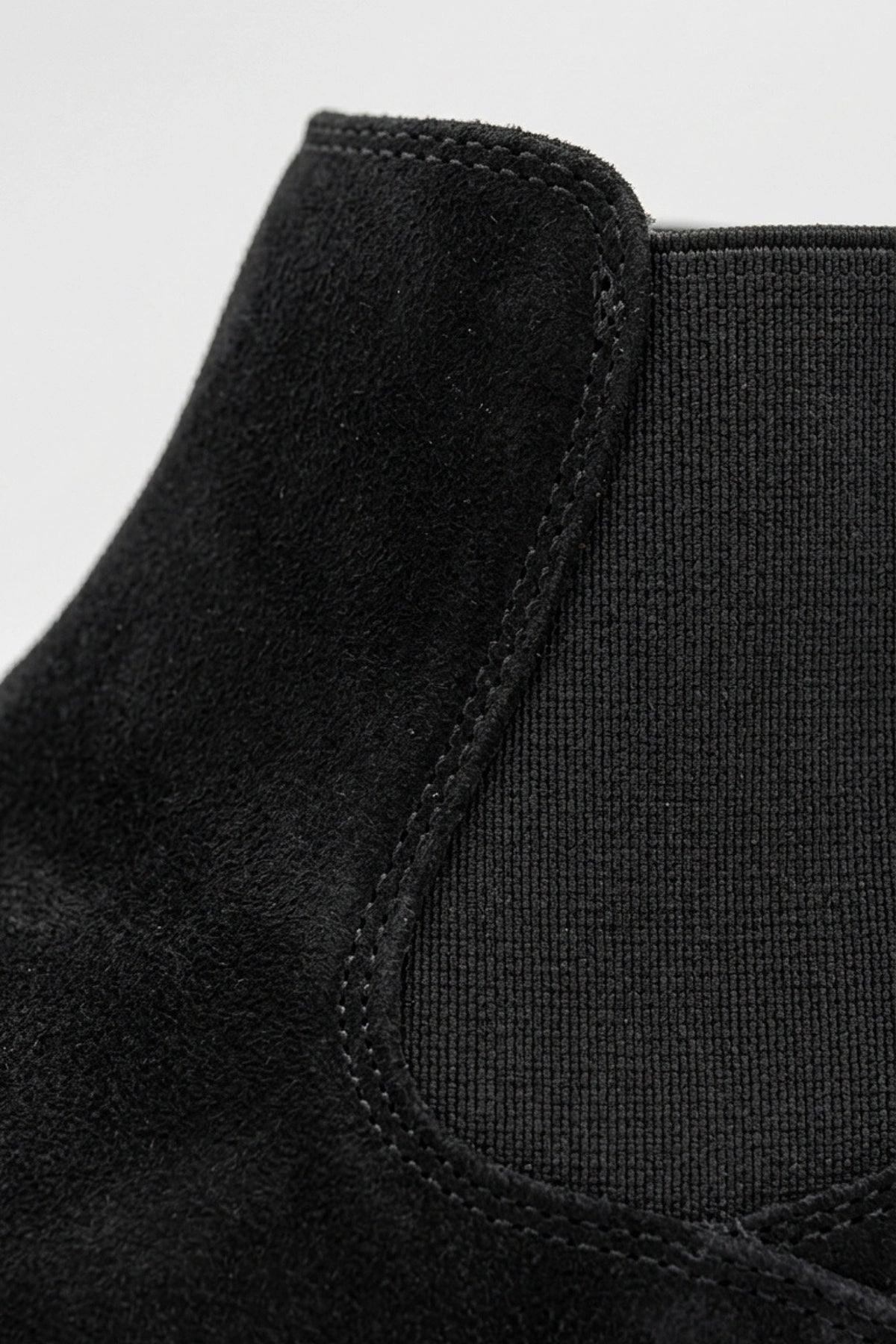 Men’s Winter Easy Wear Suede Chelsea Boots Low Heel