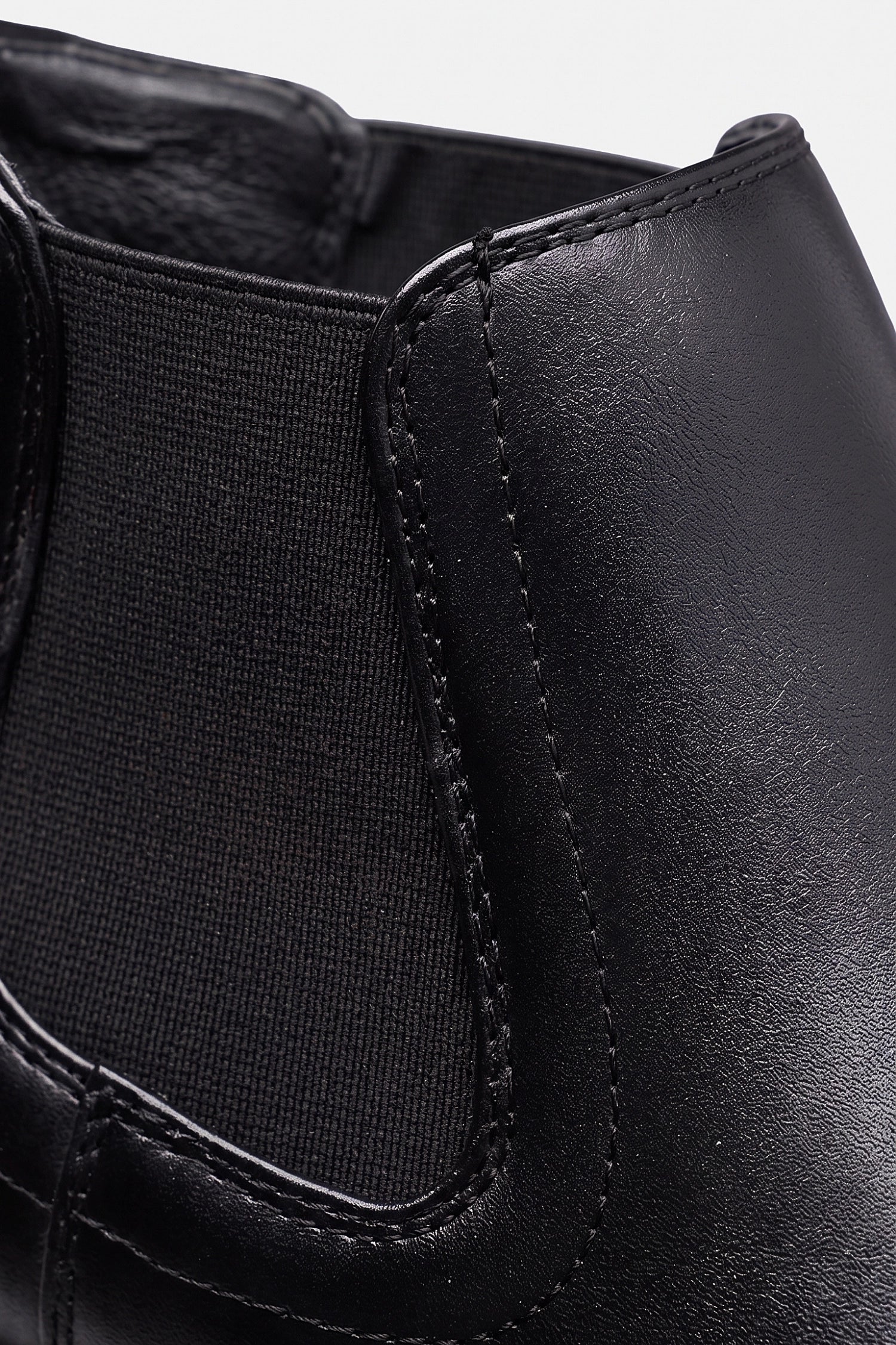 Men's Easy Wear Chelsea Boots with Low Block Heel