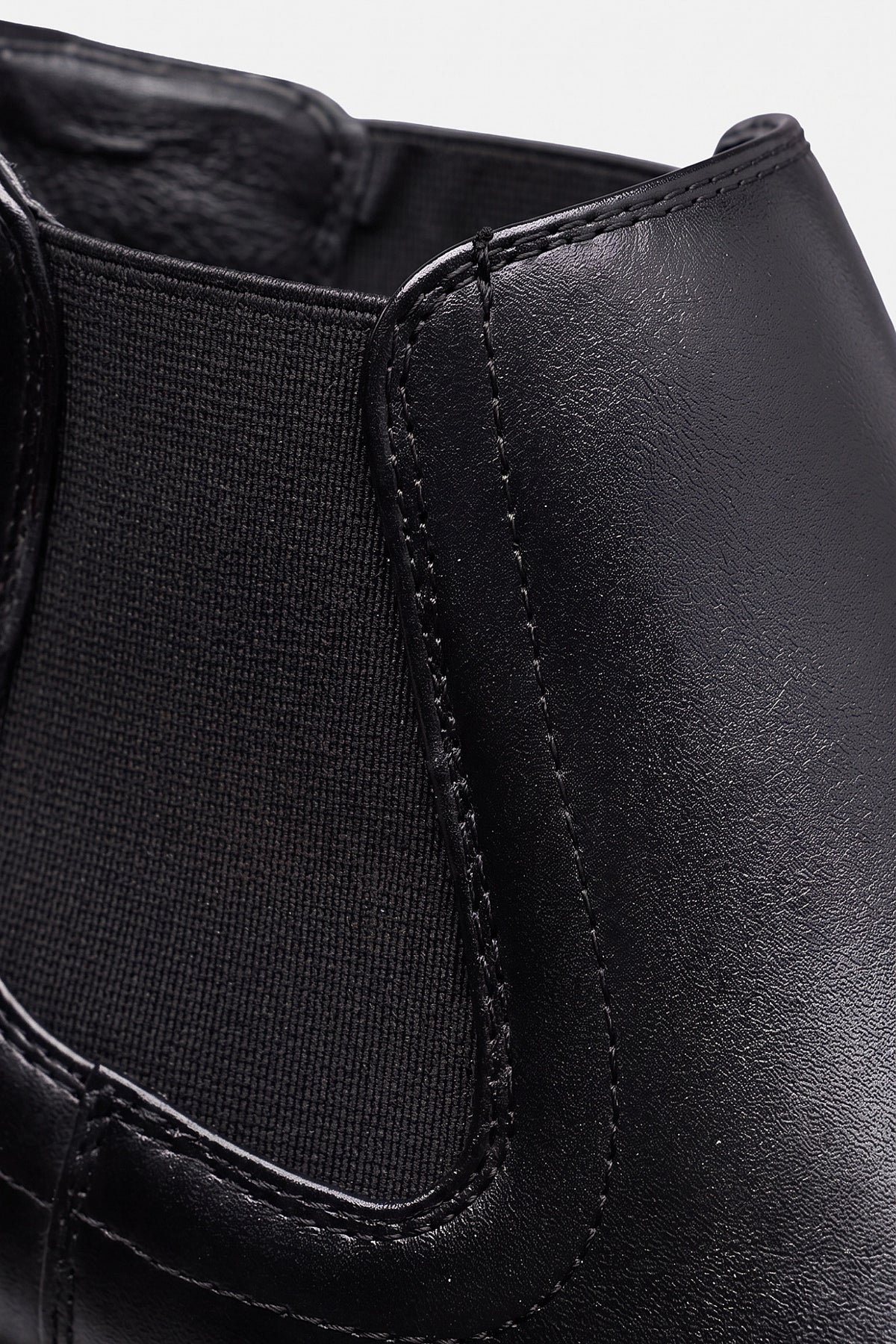 Men's Easy Wear Chelsea Boots with Low Block Heel