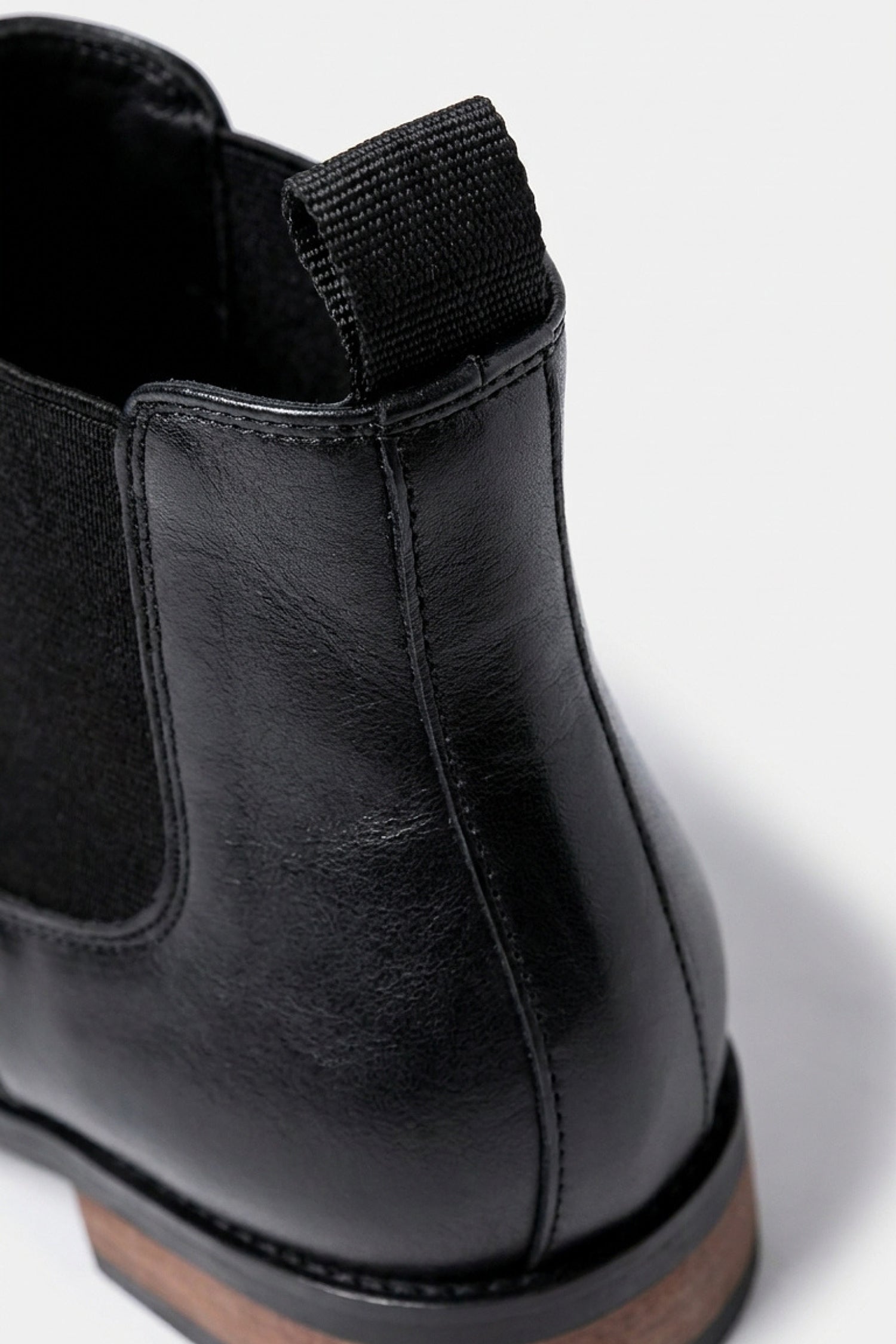 Men’s Winter Easy Wear Chelsea Boots with Polished Finish