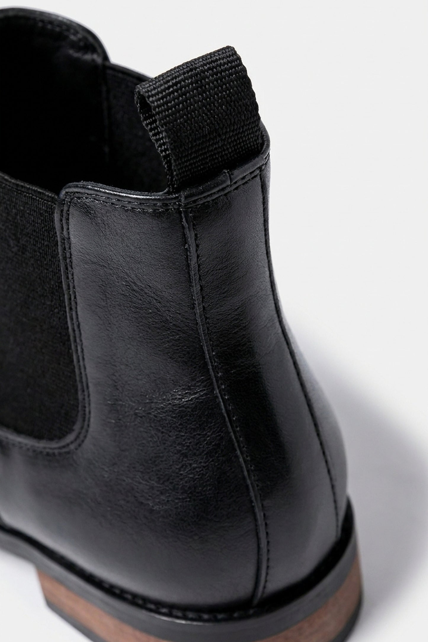 Men’s Winter Easy Wear Chelsea Boots with Polished Finish