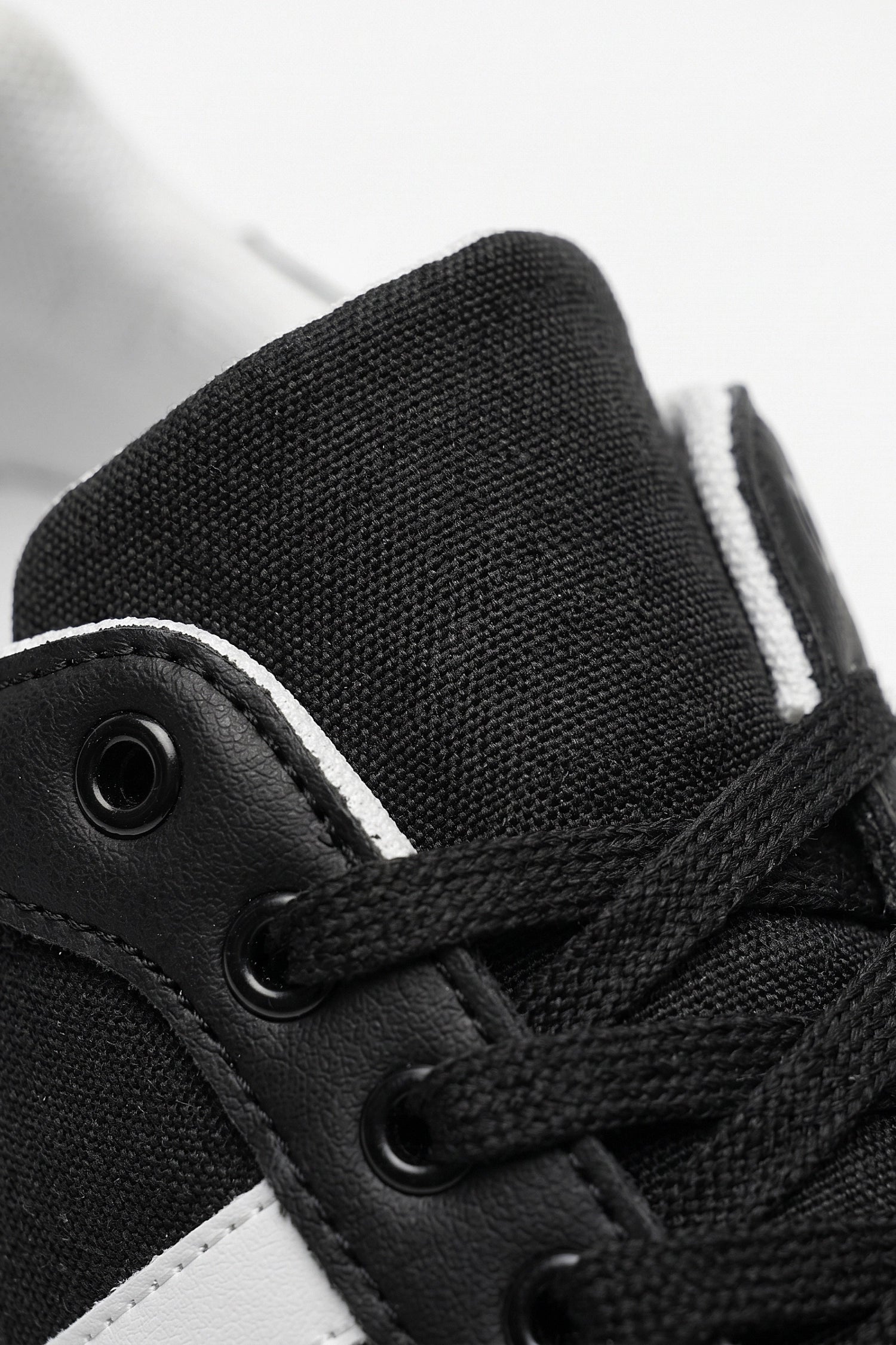 Women's Retro Gum Sole Trainers Lace Up