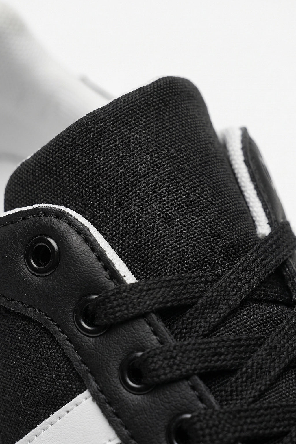 Women's Retro Gum Sole Trainers Lace Up