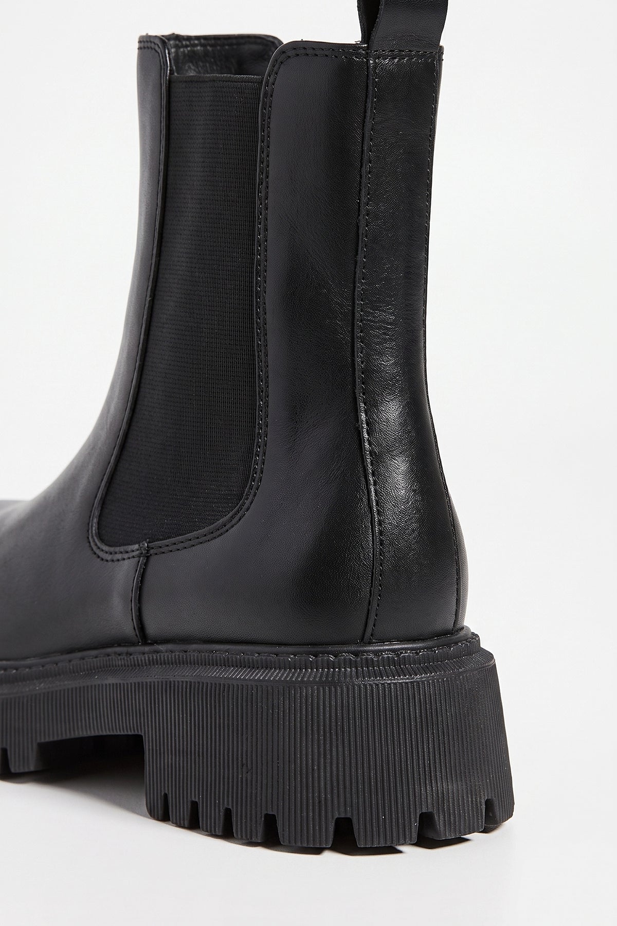 Women's Winter Grip Leather Chelsea Ankle Boots