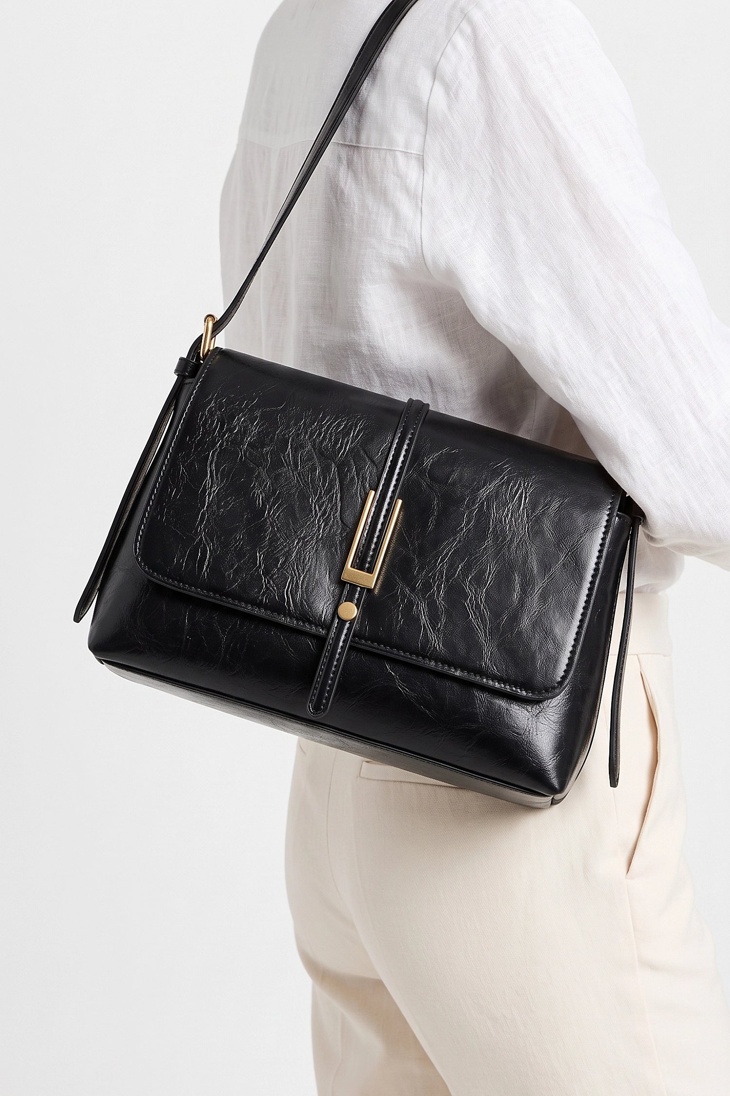 Women's Classic Flap Shoulder Bag
