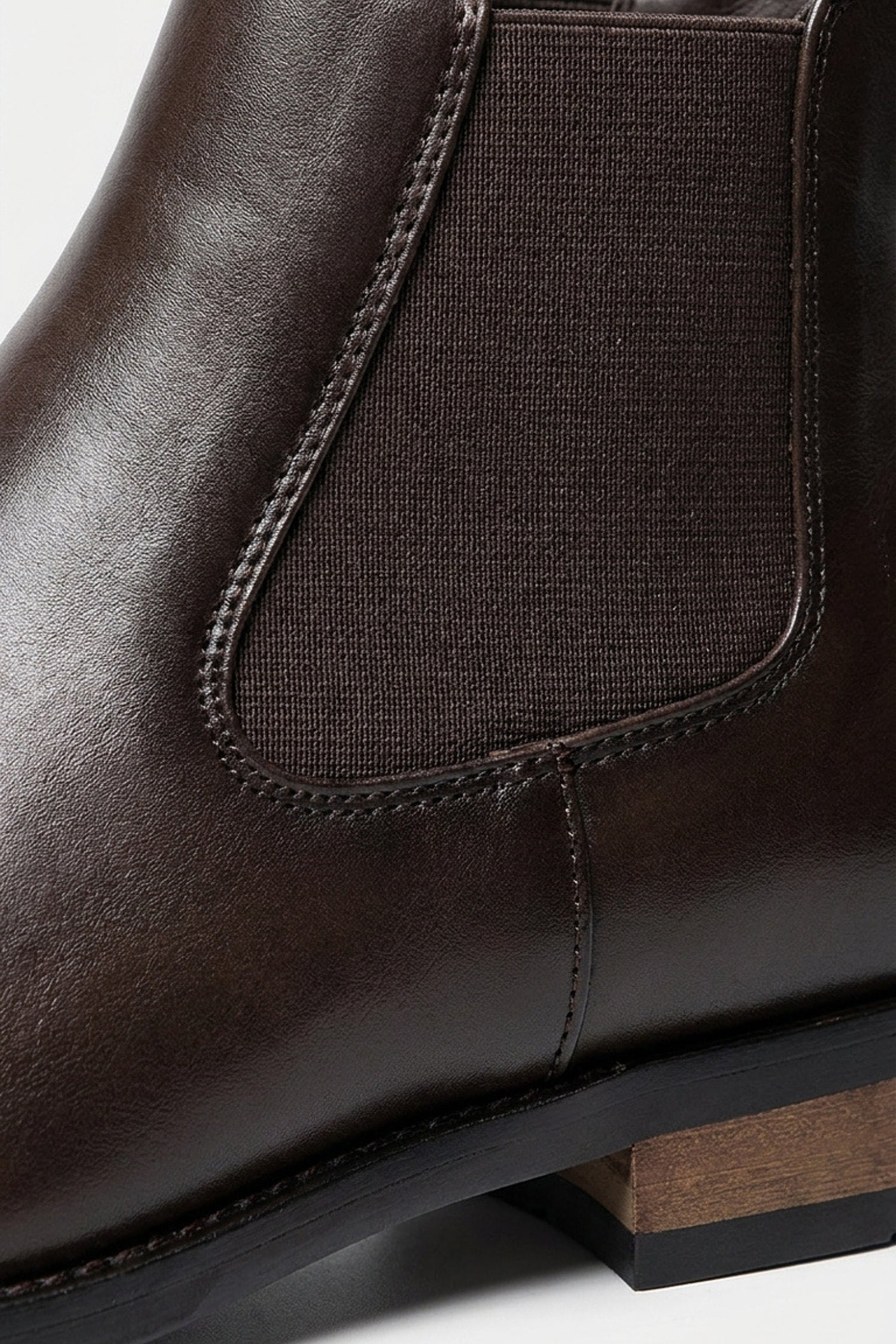 Men’s Winter Easy Wear Chelsea Boots with Polished Finish