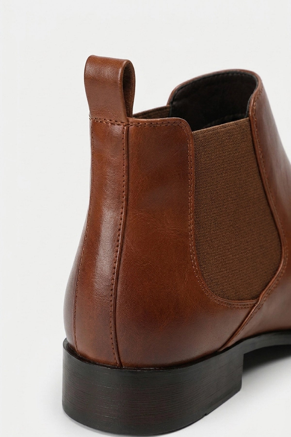 Men’s Comfortable Leather Chelsea Boots Rounded Toe Low Heel