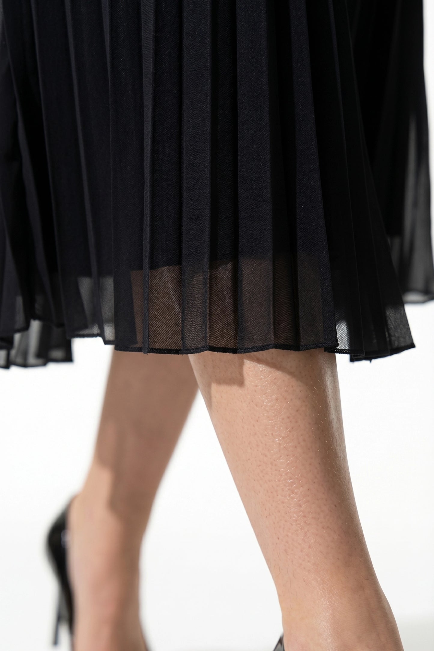 Caurelle | Elegant Summer Pleated Lace Maxi Dress