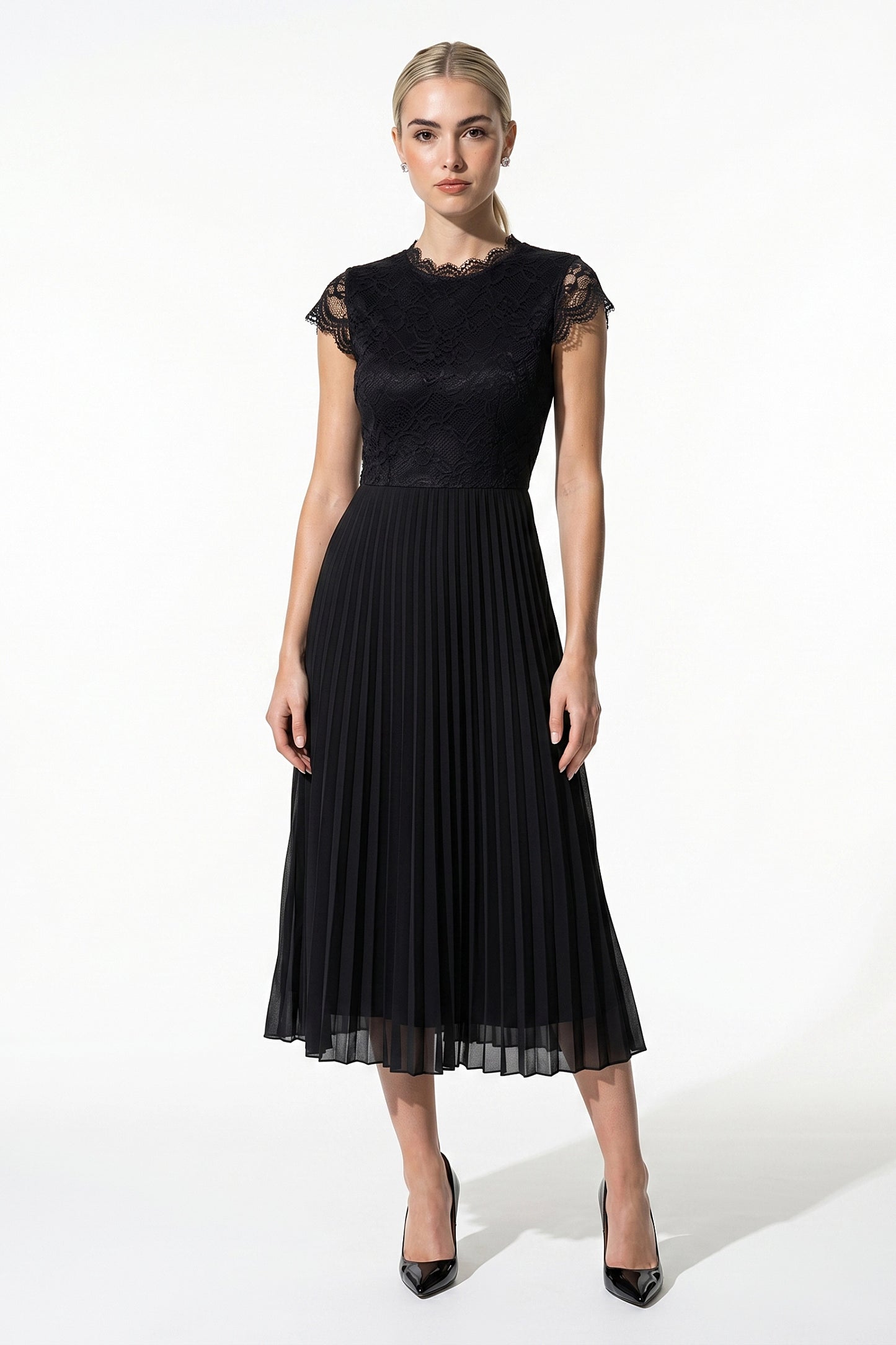 Caurelle | Elegant Summer Pleated Lace Maxi Dress