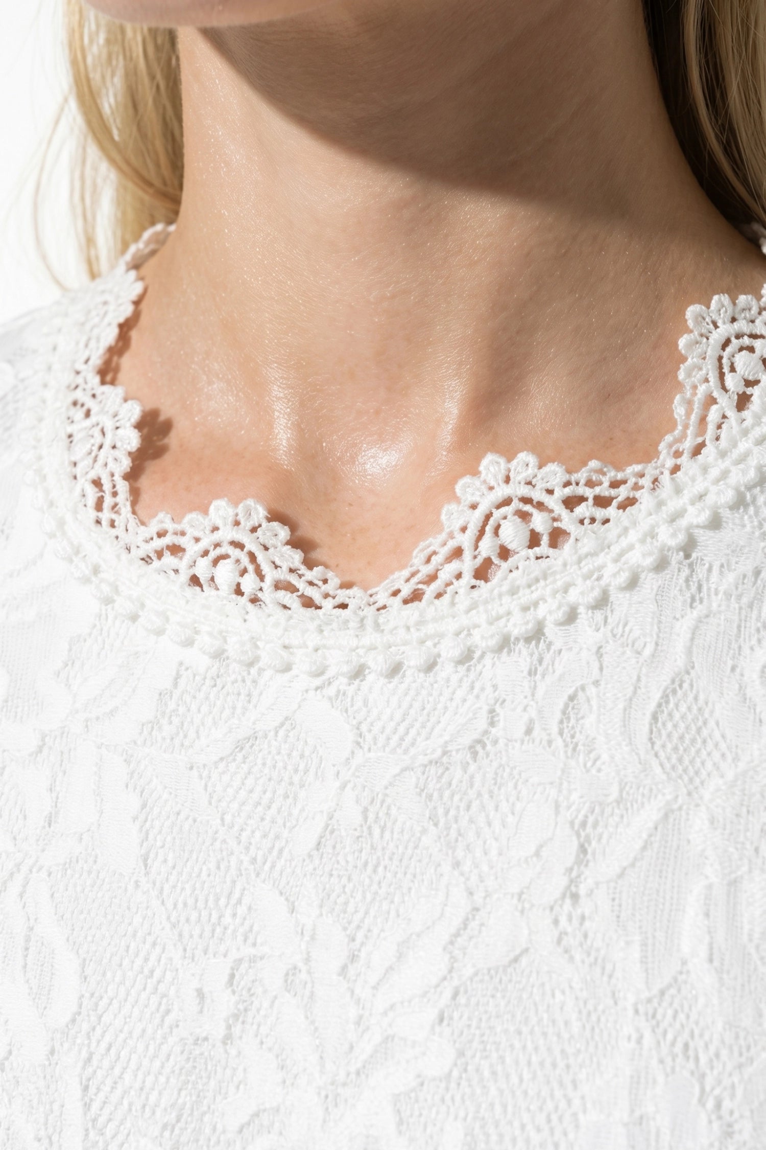 Caurelle | Elegant Summer Pleated Lace Maxi Dress