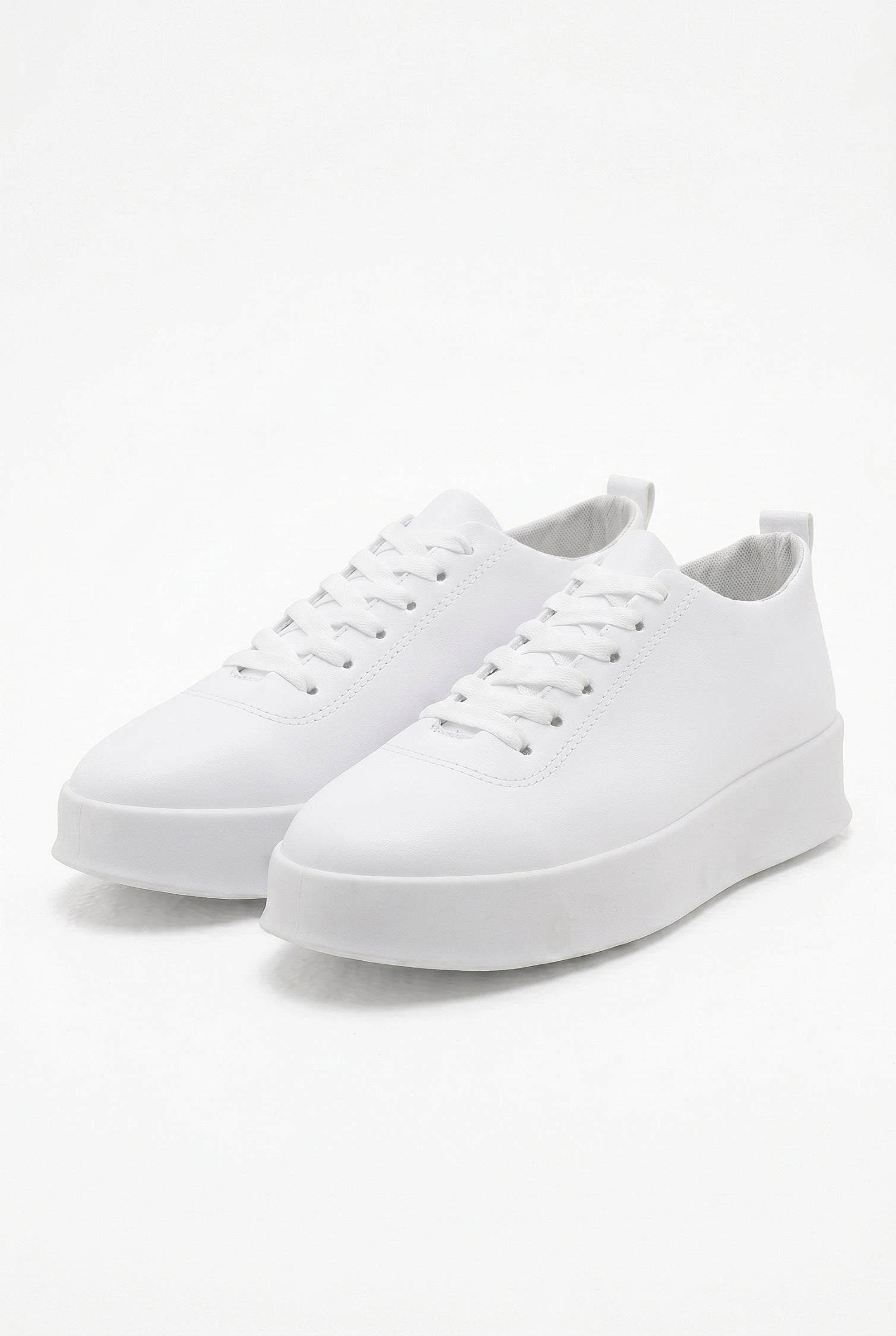 Caurelle | Men’s Slip-On White Trainers