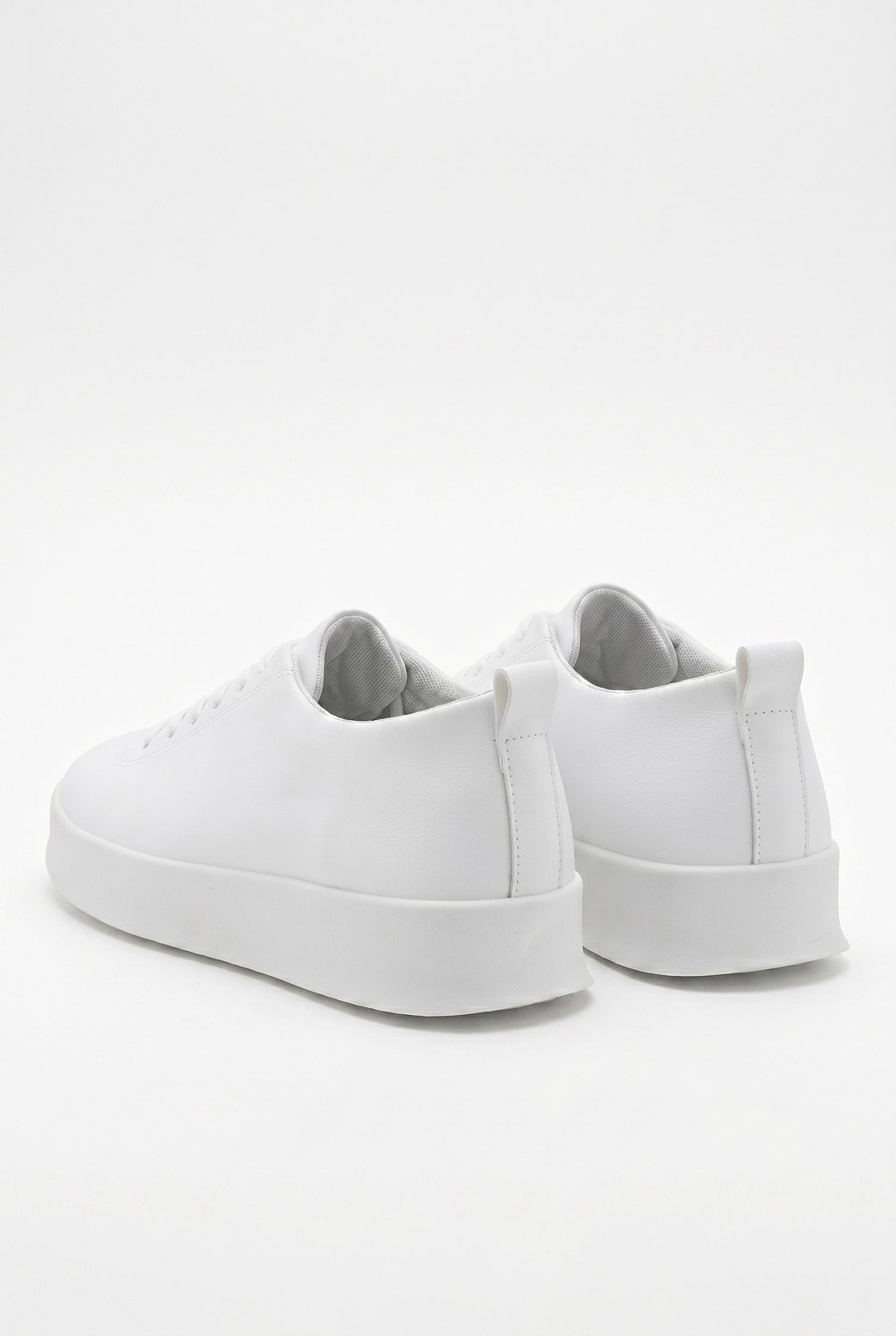 Caurelle | Men’s Slip-On White Trainers