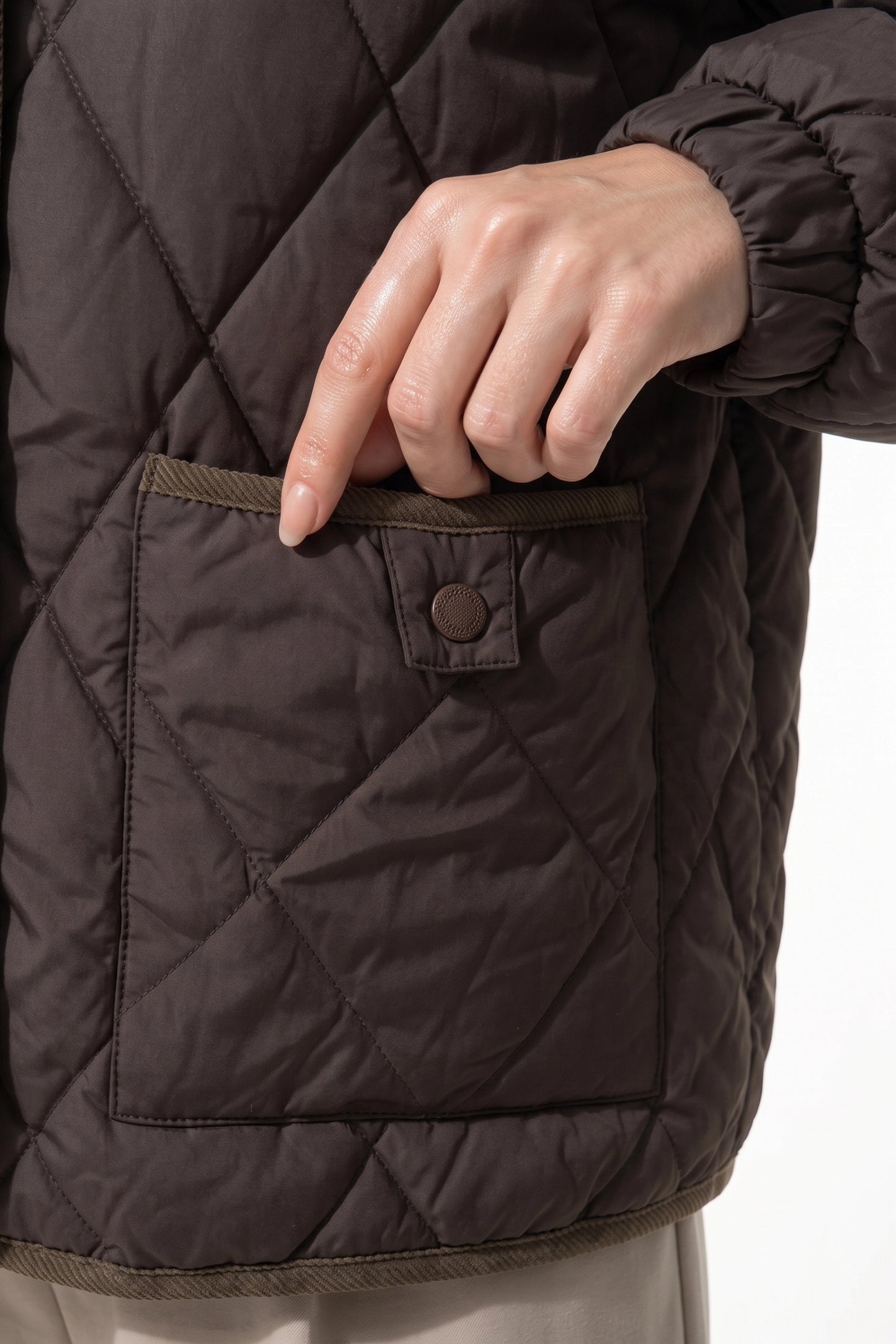 Women's Diamond Quilted Puffer Jacket with Corduroy Collar