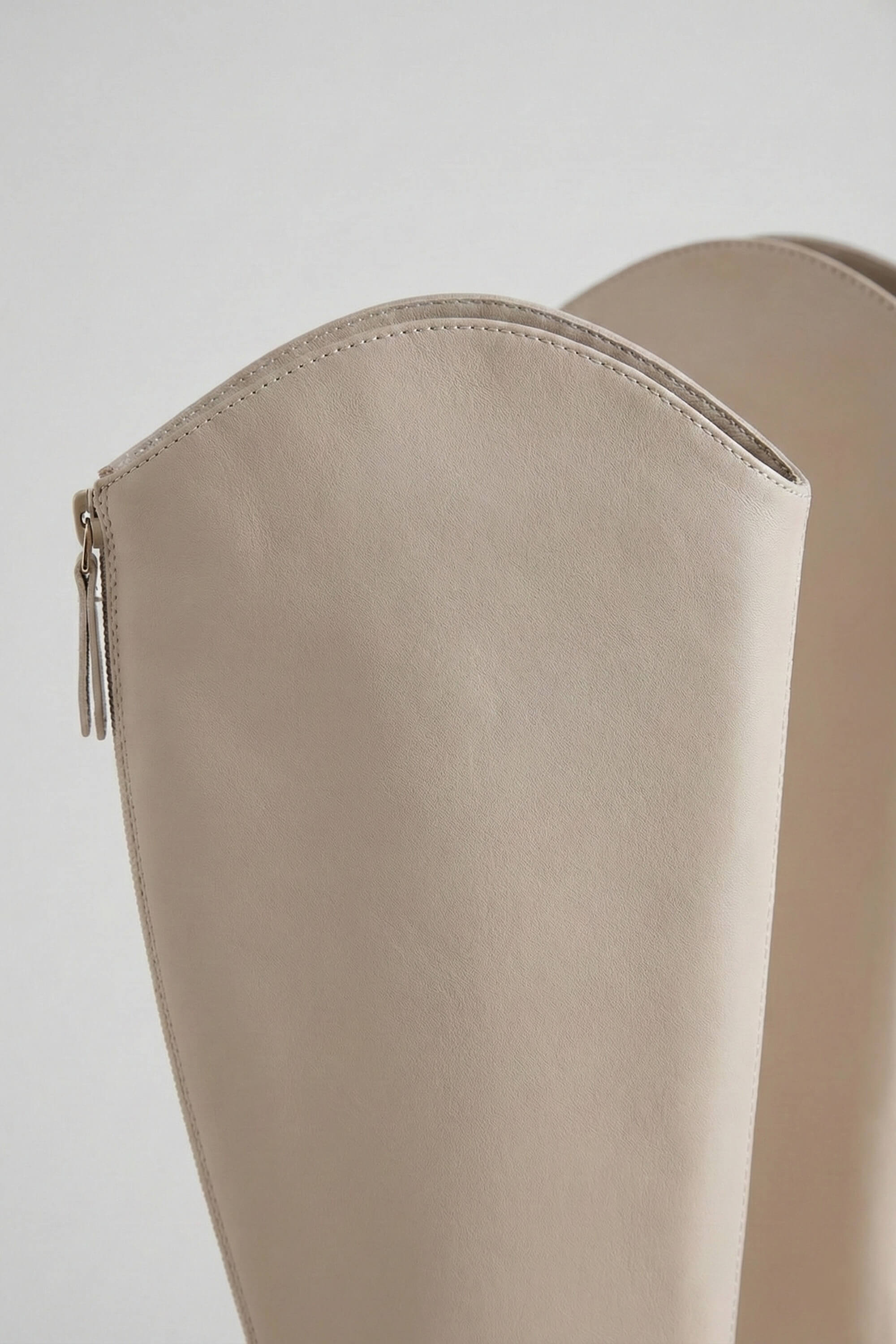 Caurelle | Women’s Knee-High Boots – Thick Heel Elegance