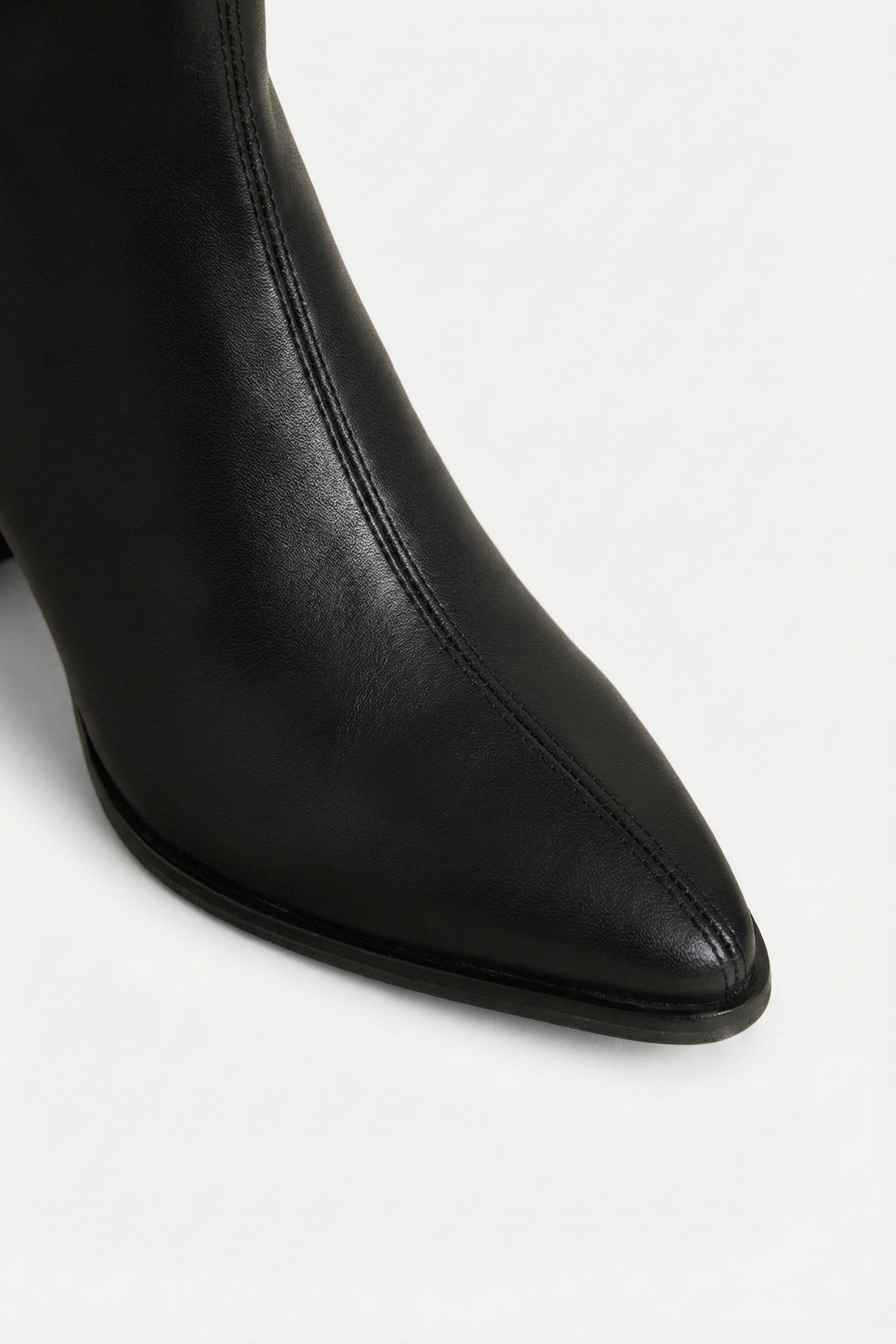 Caurelle | Women’s Knee-High Boots – Thick Heel Elegance