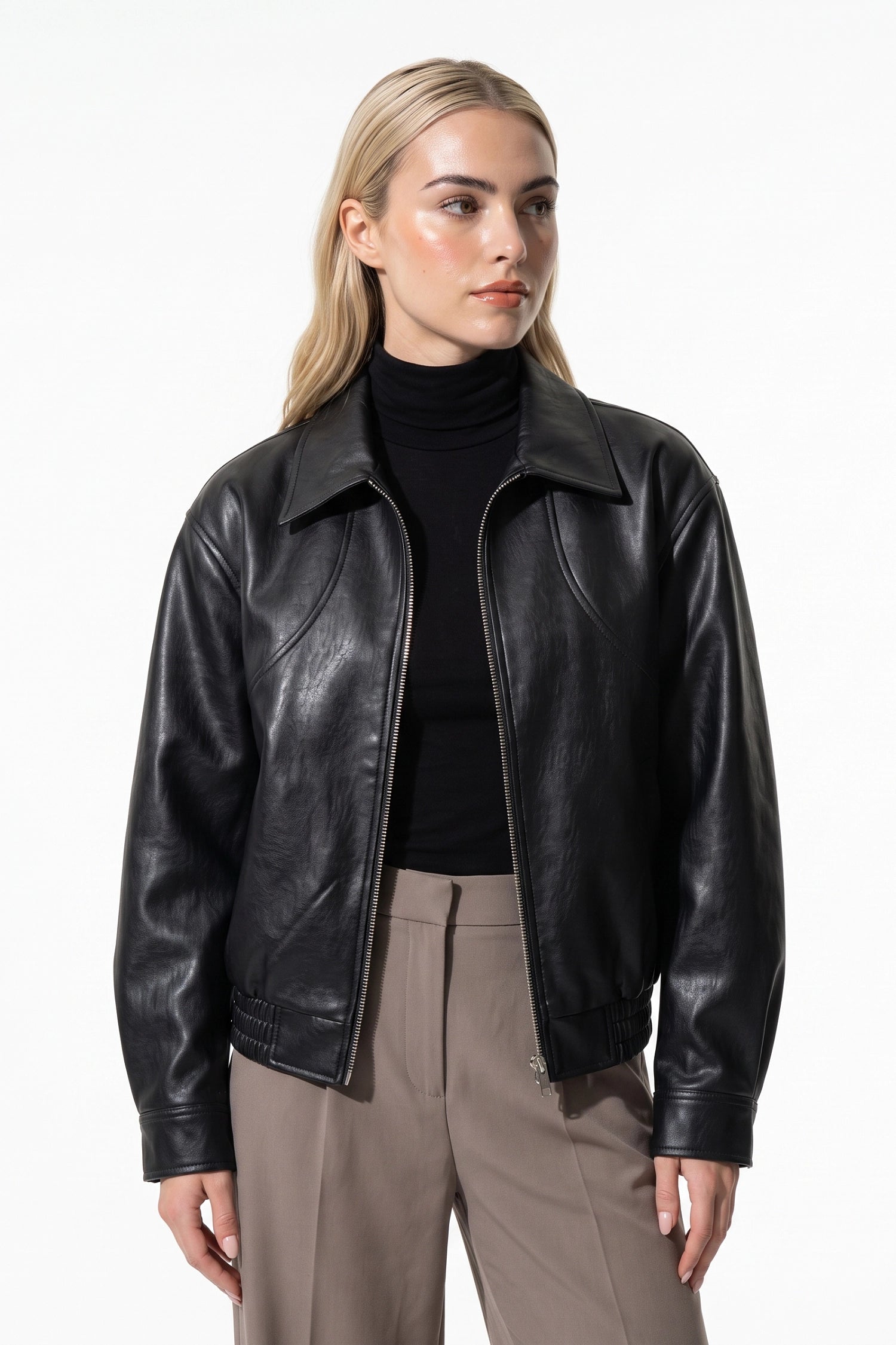 Women’s Winter Cropped Leather Jacket with Relaxed Fit