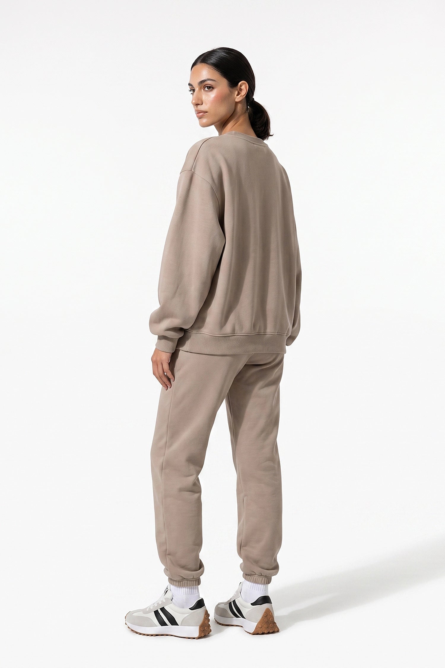 Women's Winter Relaxed Tracksuit Set with Crewneck Sweatshirt and Trousers