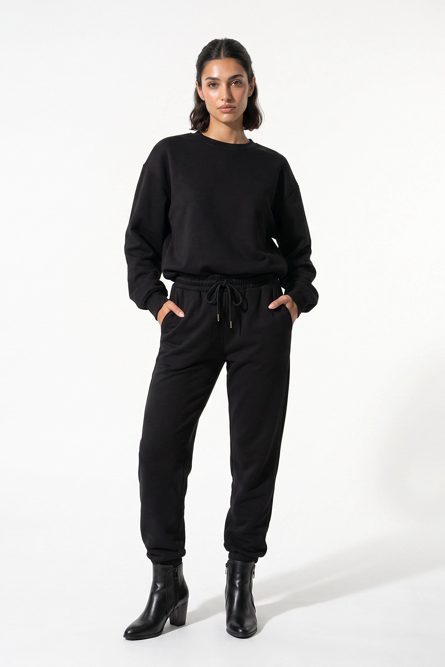 Women's Winter Relaxed Tracksuit Set with Crewneck Sweatshirt and Trousers