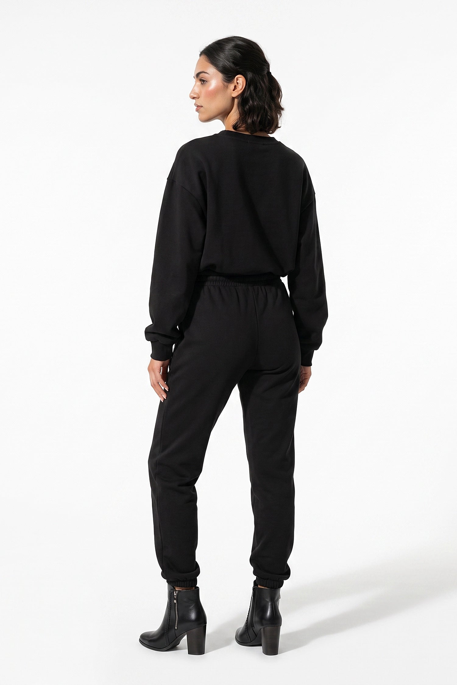Women's Winter Relaxed Tracksuit Set with Crewneck Sweatshirt and Trousers