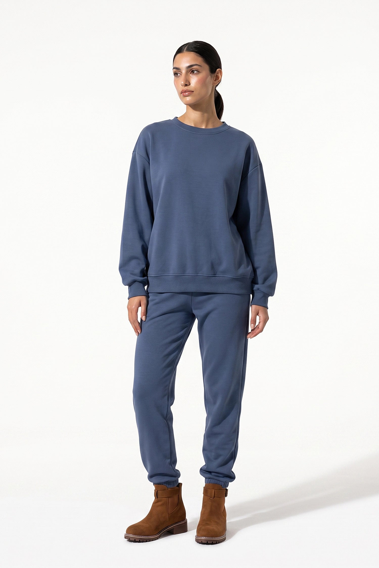 Women's Winter Relaxed Tracksuit Set with Crewneck Sweatshirt and Trousers