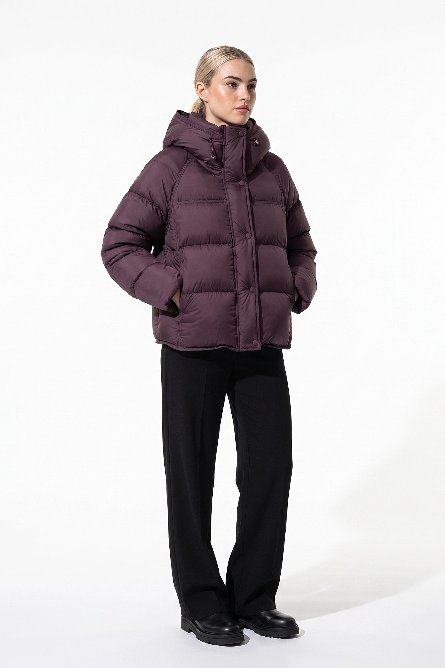 Women’s Winter Warm Hooded Puffer Jacket with Relaxed Cropped Fit