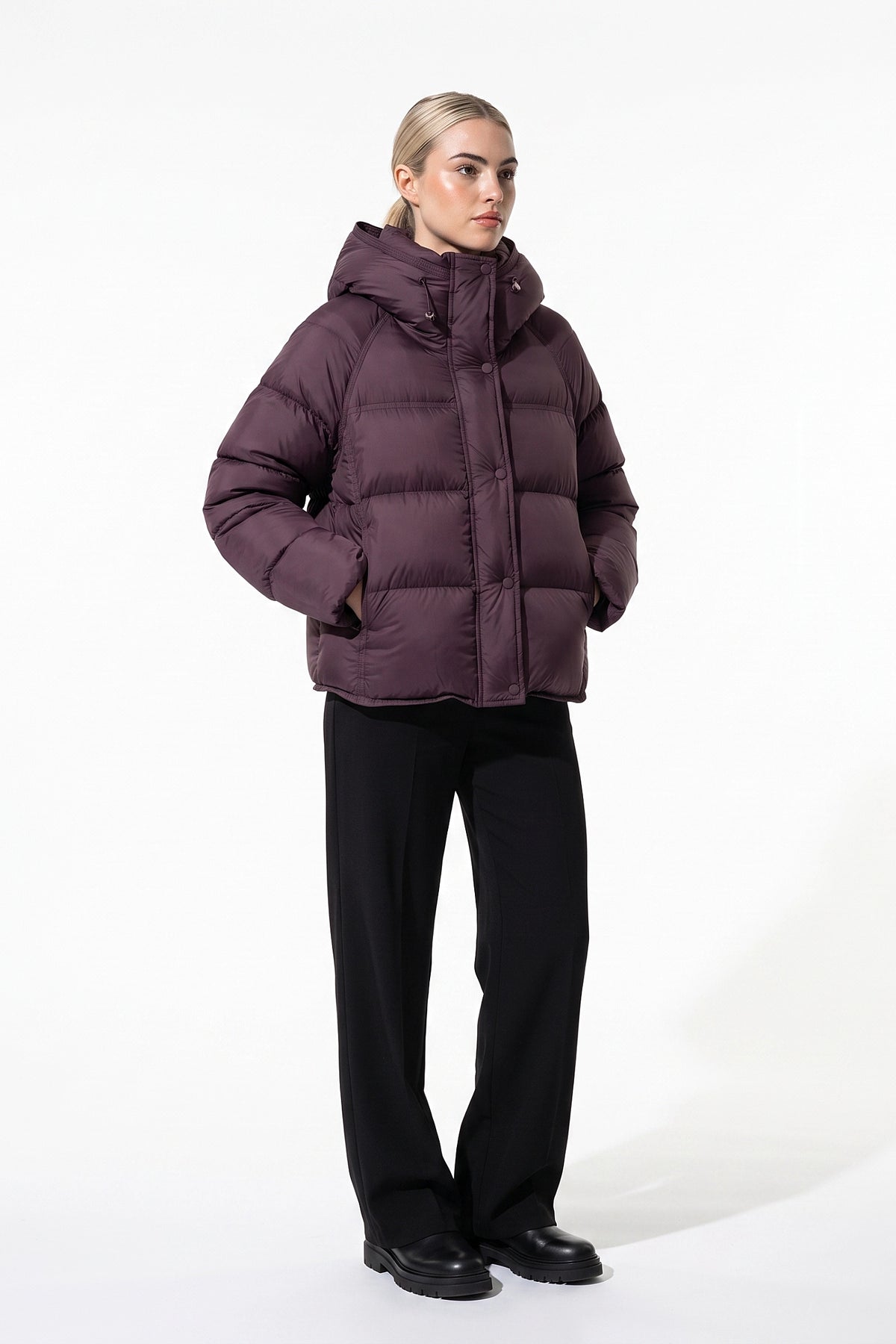 Women’s Winter Warm Hooded Puffer Jacket with Relaxed Cropped Fit
