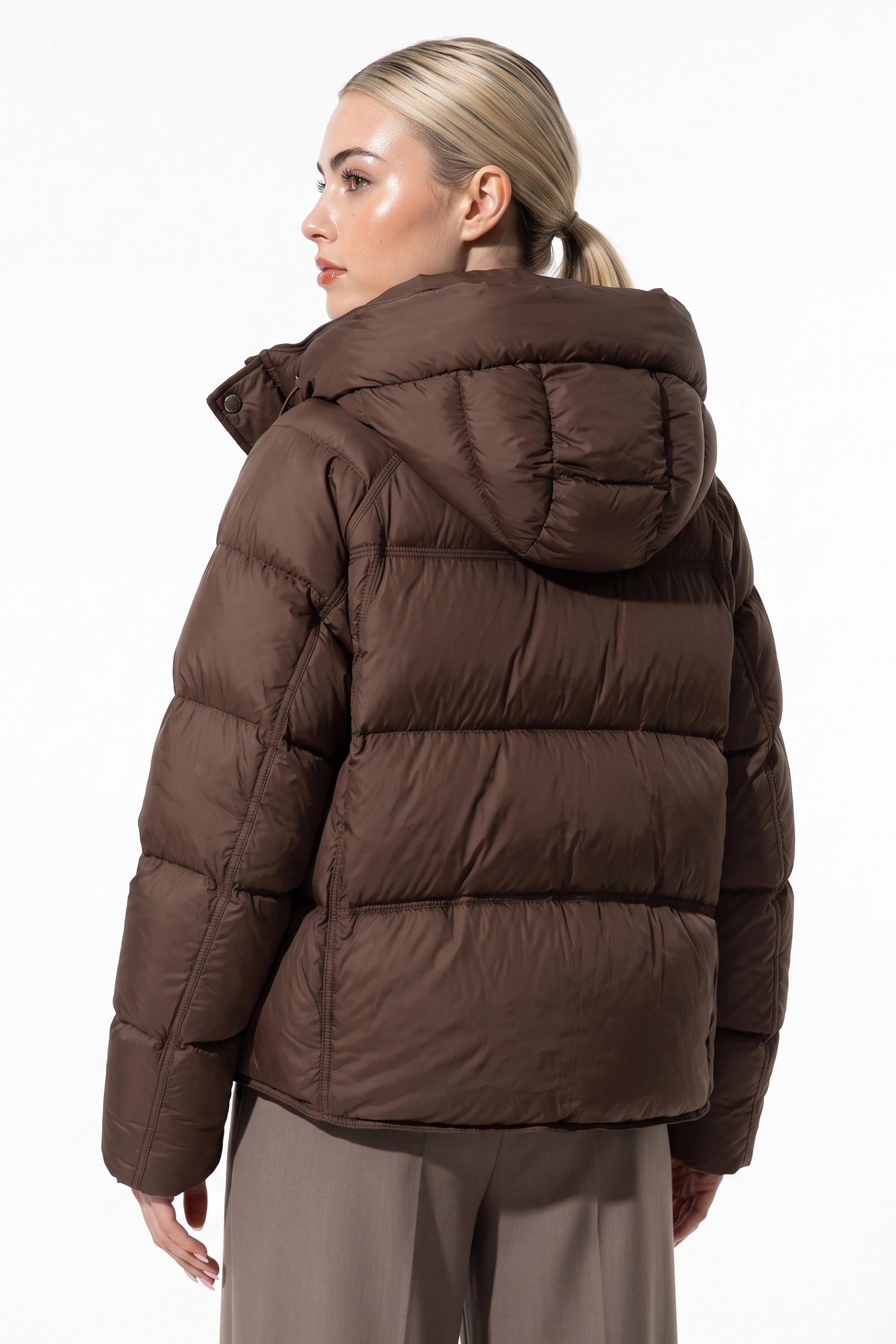 Women’s Winter Warm Hooded Puffer Jacket with Relaxed Cropped Fit
