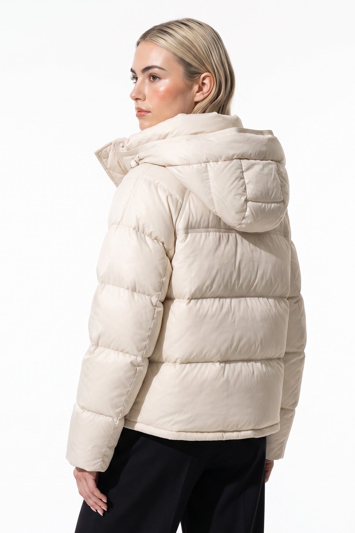 Women’s Winter Warm Hooded Puffer Jacket with Relaxed Cropped Fit