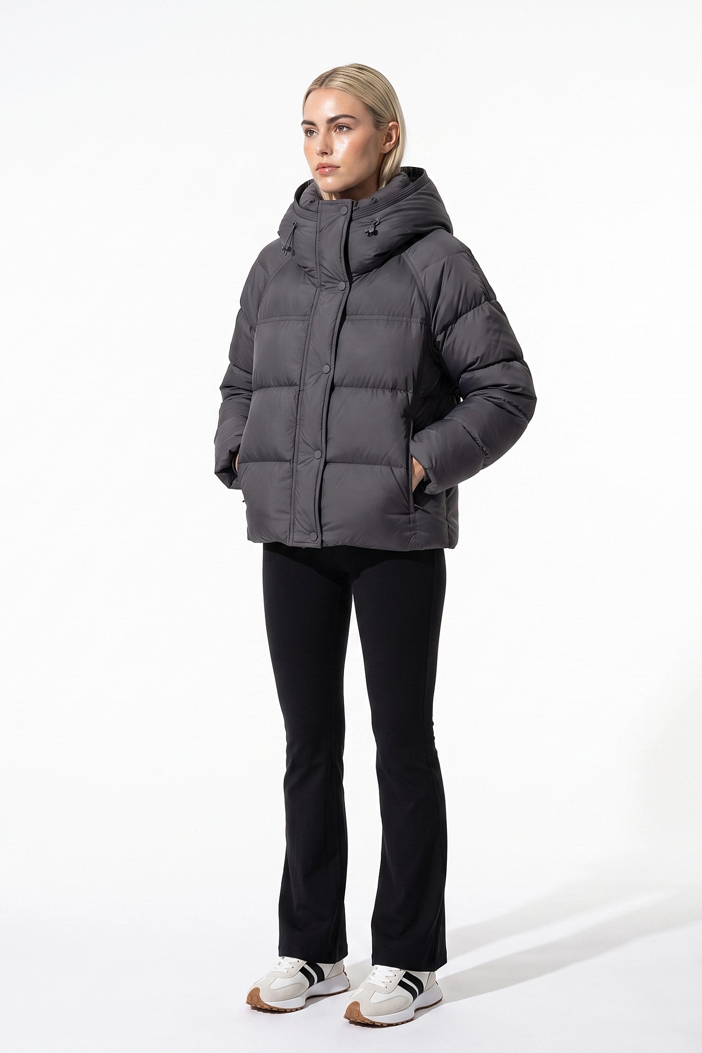 Women’s Winter Warm Hooded Puffer Jacket with Relaxed Cropped Fit